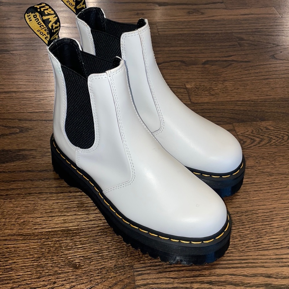 2976 SMOOTH LEATHER PLATFORM CHELSEA BOOTS